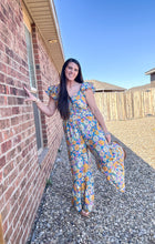 Load image into Gallery viewer, The Jennifer jumper
