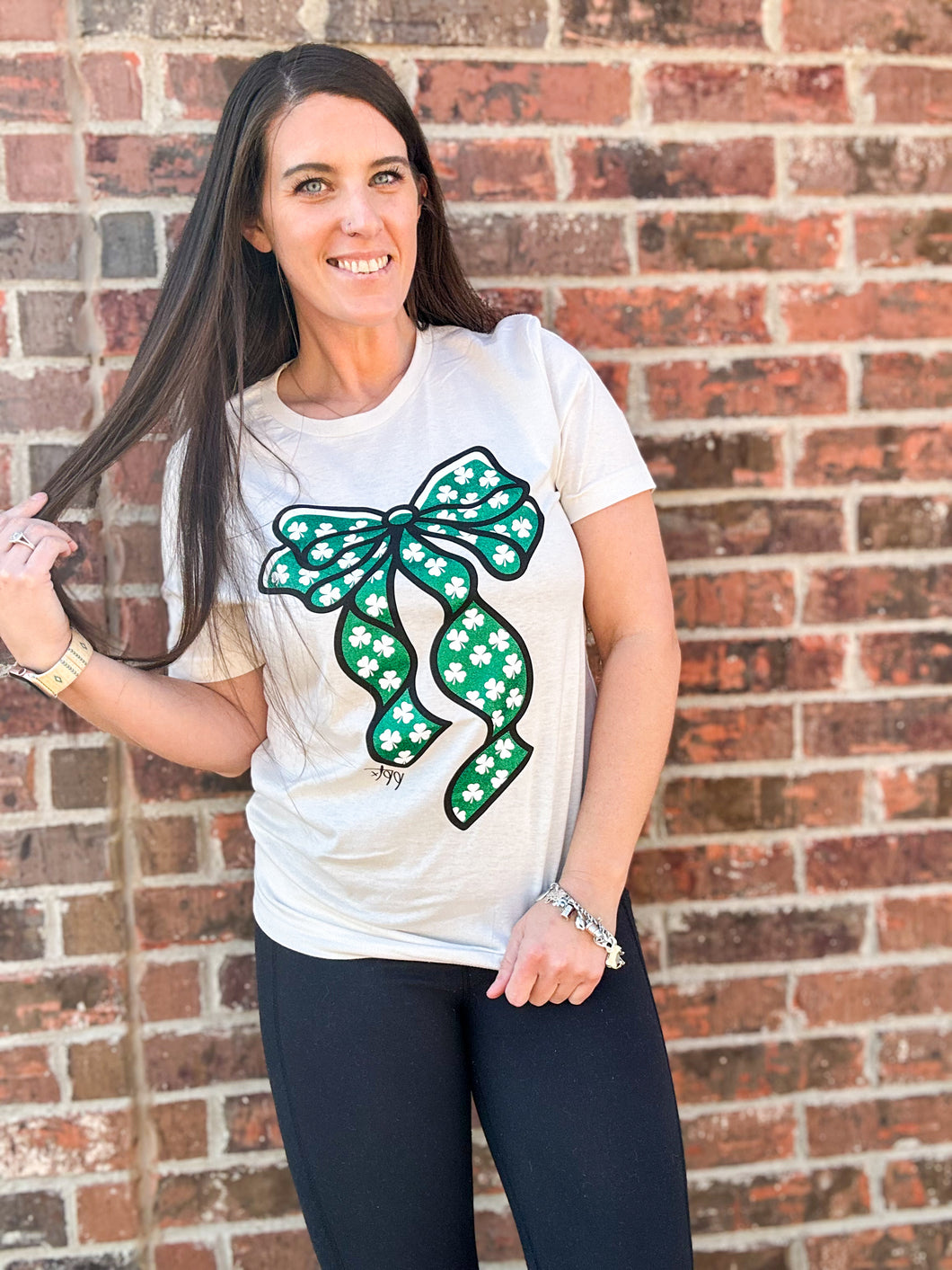 Shamrock bow tee